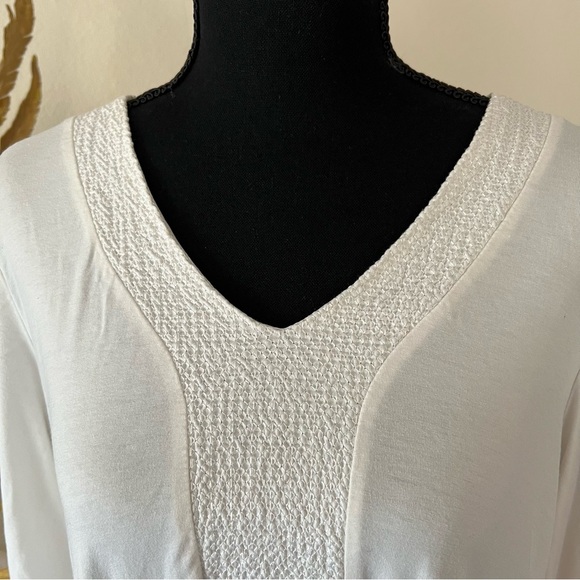 Adrianna Papell 3/4 Sleeve White Pullover Asymmetrical Blouse - Picture 2 of 9